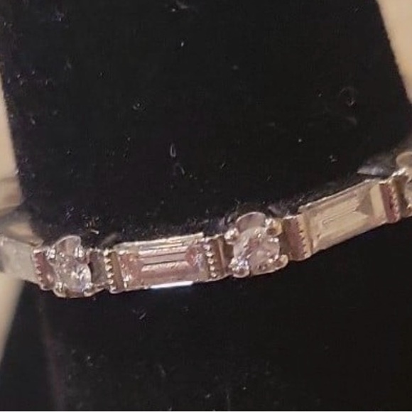 Neil Lane ring 14k Diamond wedding band 6.75 - Picture 4 of 7